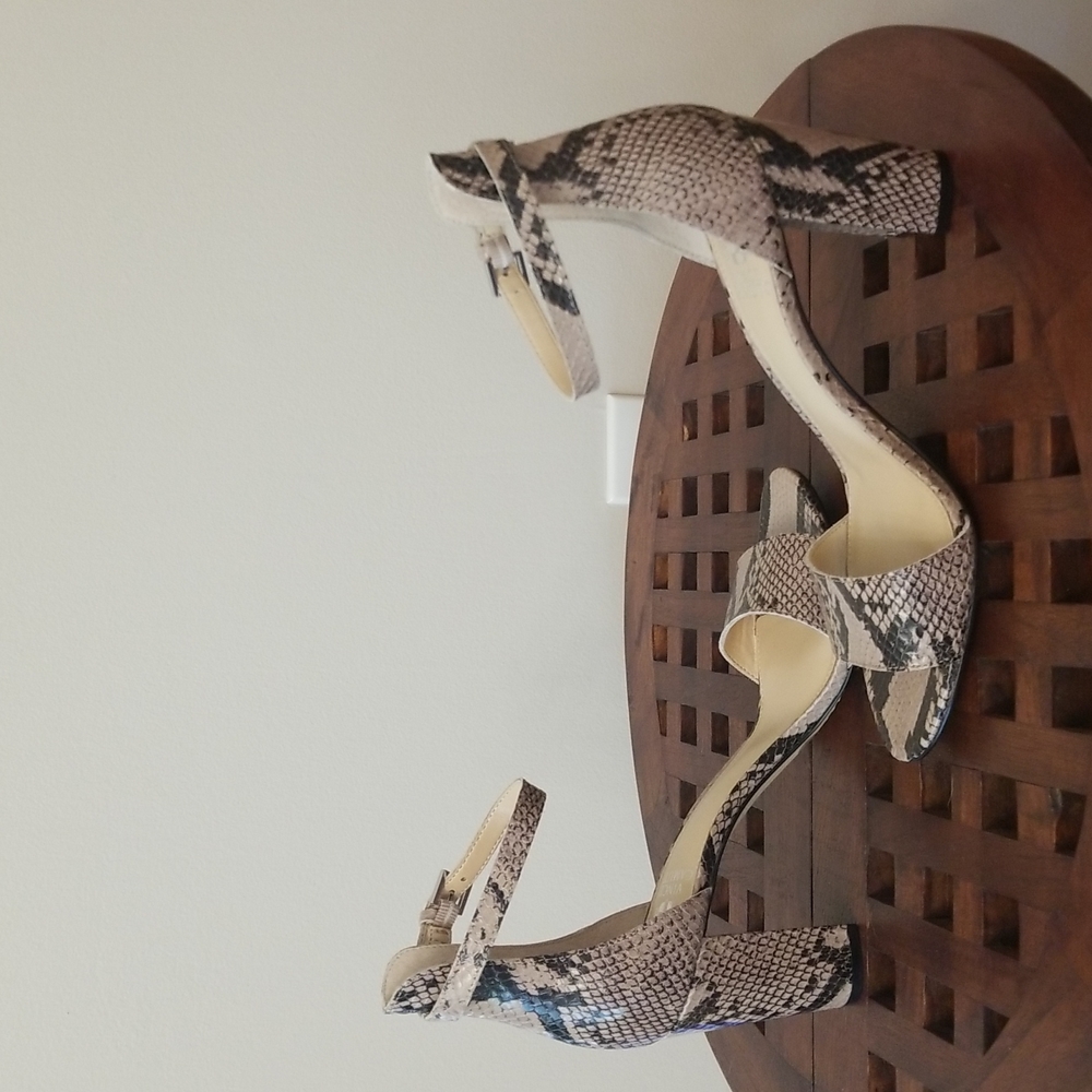 Vince Camuto Corlina Sandals size 8.5.